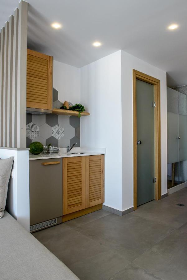Laia Seafront Luxury Apartments Agia Pelagia Exterior foto